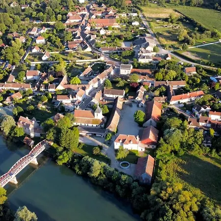 بيت للعطل Le Prieure Sur Seine *